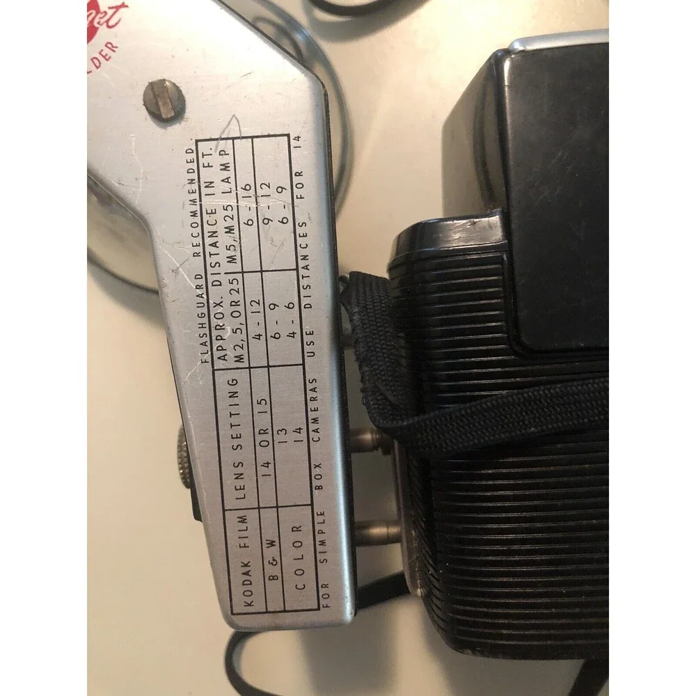 Vintage Kodak Brownie Reflex 20 Camera Kodalite Midget Flash Holder Untested USA